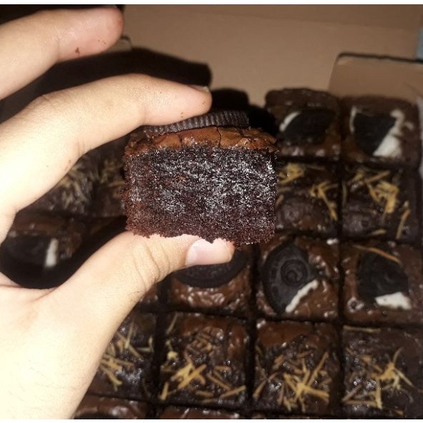 

Brownies Fudge Isi 25 Bites Packing aman