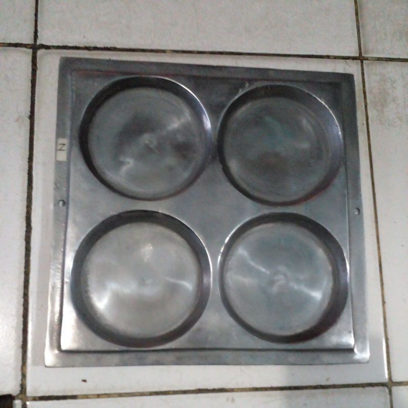 LOYANG MARTABAK MINI LUBANG 4