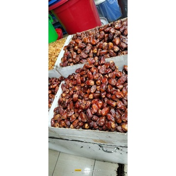 

kurma nya murah meriah.cocok buat buka puasa dan temen buat ngopi.