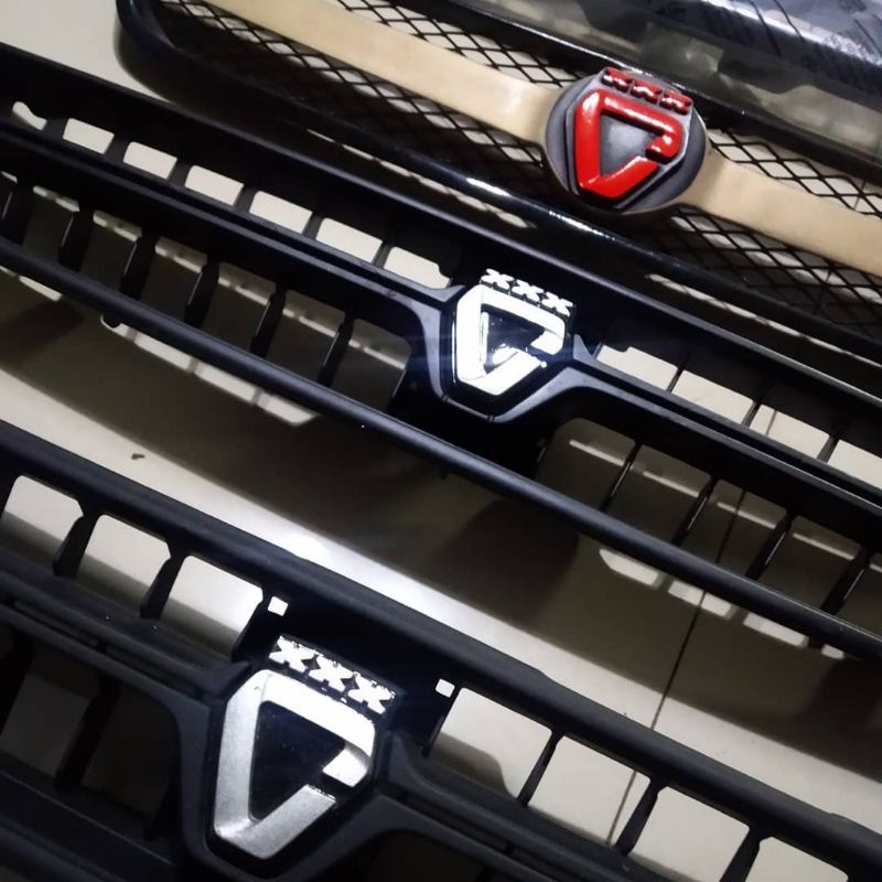 Emblem C Grill / logo C xxx All new Corolla 1.6 ( AE111)