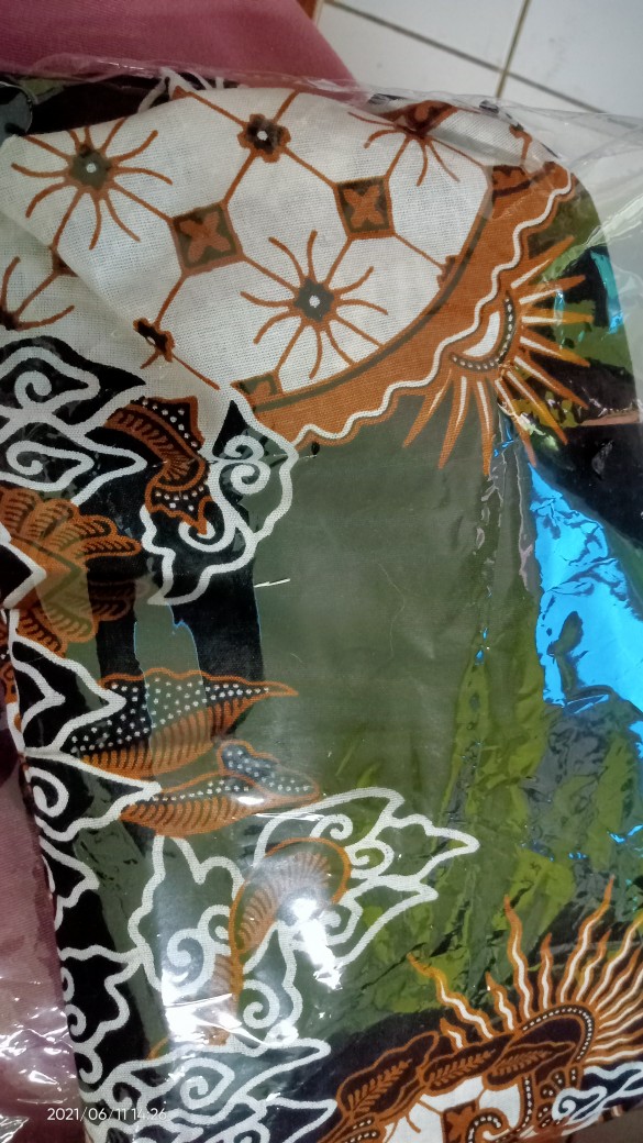 Batik Couple Keluarga Sania Ruffle Ori Ndoro Jowi Motif Wayang Putih