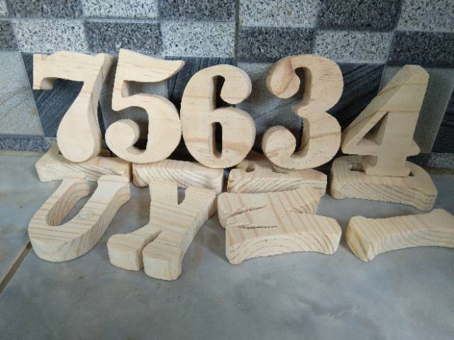 Huruf/angka kayu tinggi 5-7cm tebal 1-1,5cm