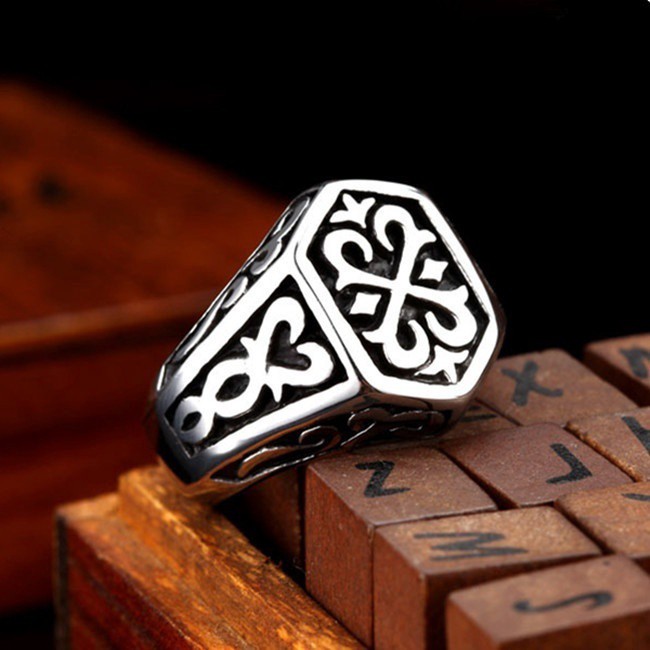 SEUSUK  Cincin Model Silang Retro Gothic untuk Pria