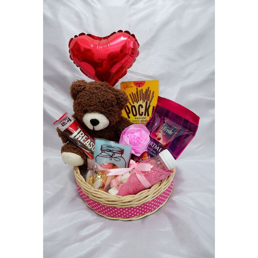 

Mitras_UB paket valentine coklat cadbury herseys keranjang marsmallow bunga mawar boneka teddy bear