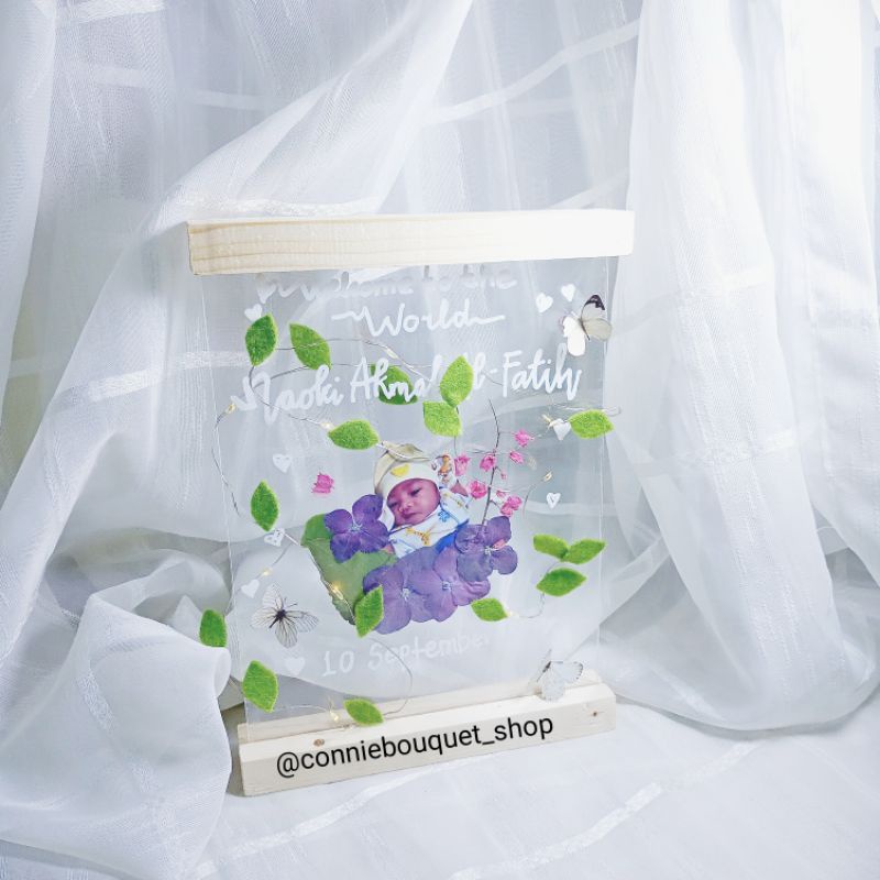 Hampers Standing Frame Acrylic Anti Pecah / Aesthetics Gift