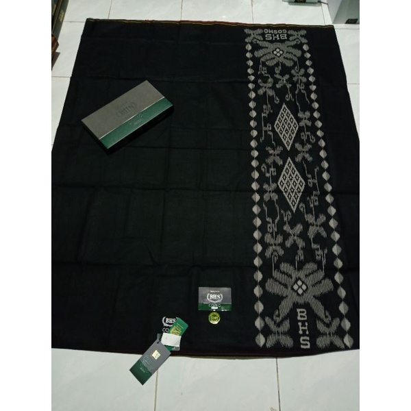 SARUNG BHS HITAM polos Tumpal Kembang
