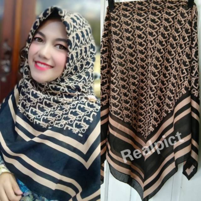HIJAB SEGI EMPAT VOAL MOTIF DIOR BLACK