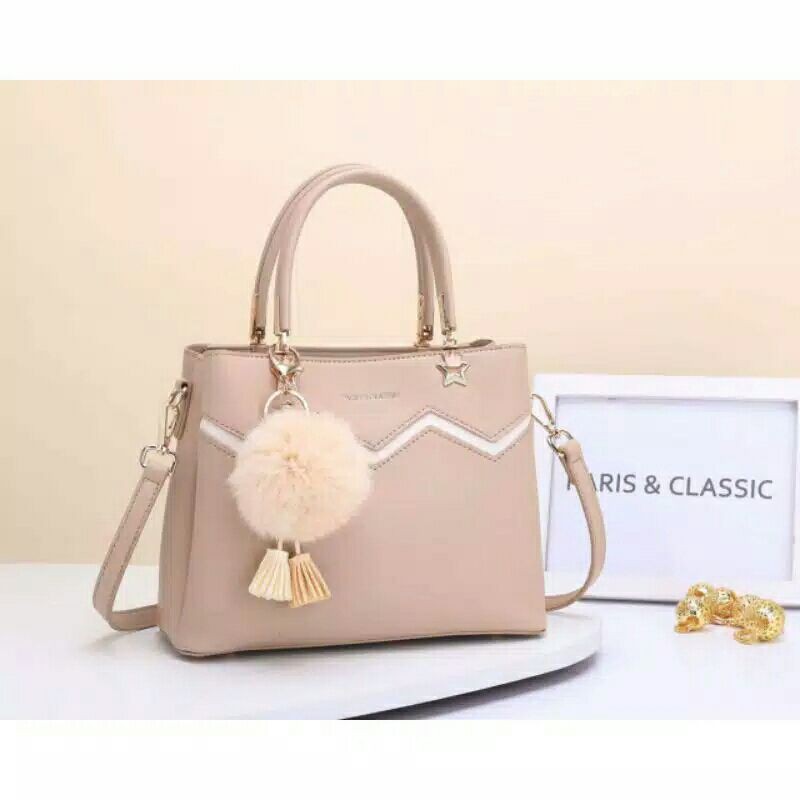 TAS PARIS CLASSIC / TAS IMPORT / TAS WANITA TERBARU / TAS FASHION / TAS SELEMPANG / TAS JINJING