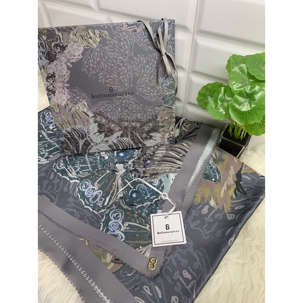 Preloved Farsha Stone Satin Shawl Buttonscarves