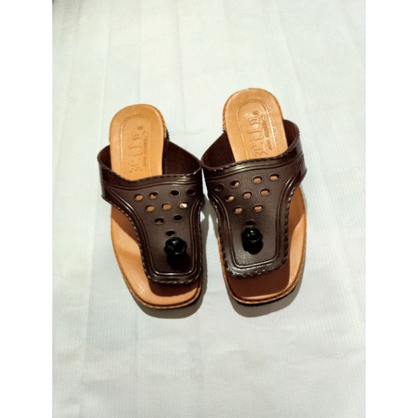 Sendal Jepit Pria 'Lily'