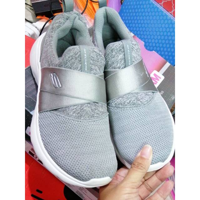 Sepatu slipon skechers roseate lava blast skechers diskon original sepatu wanita slipon skechers