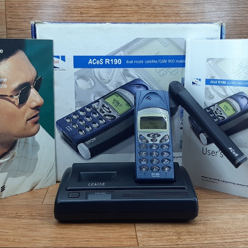 HP Handphone Ericsson R190 R190s Satelite Fullset Sinyal Mantap IMEI Tembus not R250s or  R310s