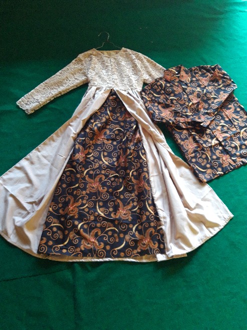 Batik Couple Princes Hayunda Sarwendah Anami Kebaya Modern