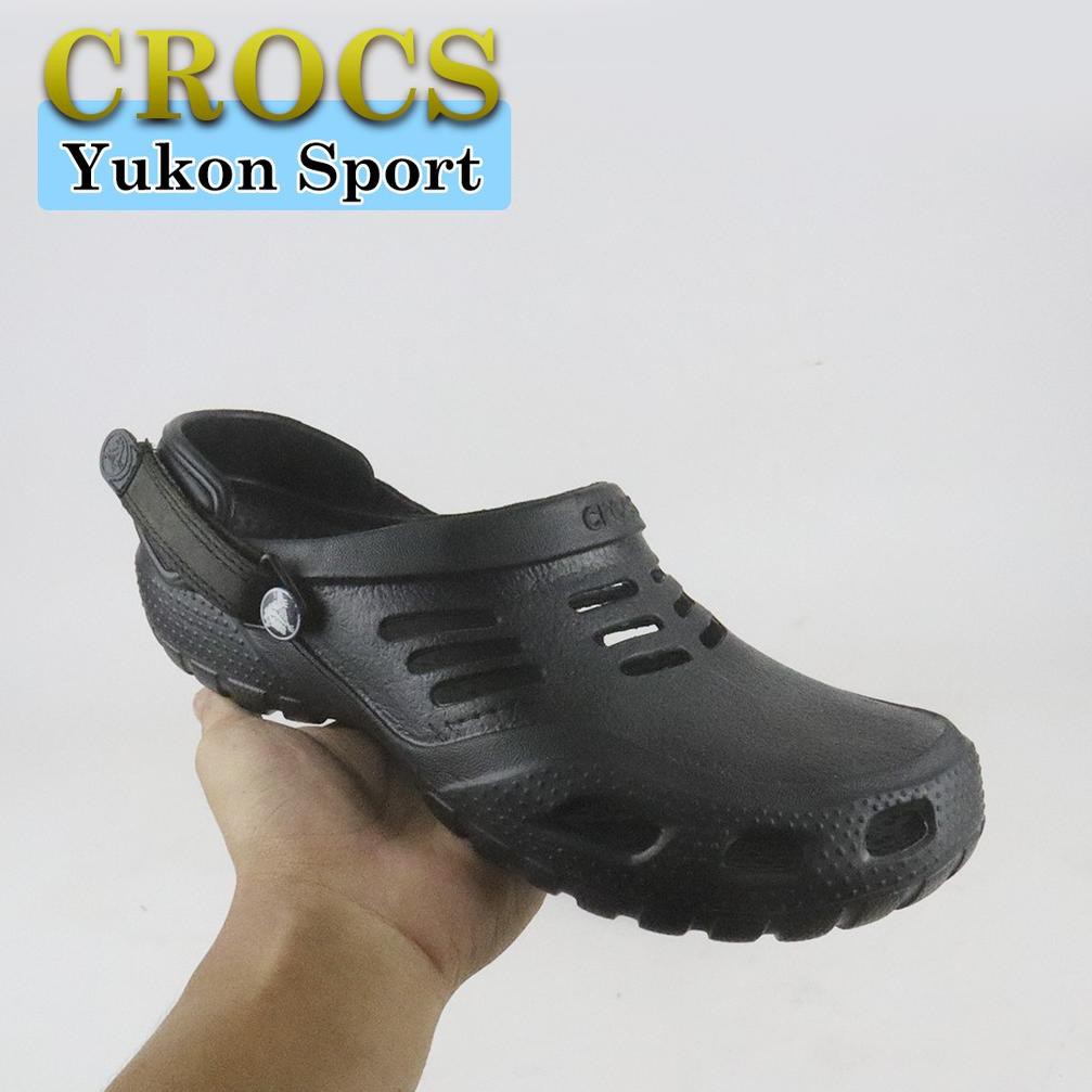 crocs yukon sport black