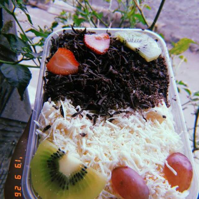 

Salad Buah 500 Mili Cokelat + Keju