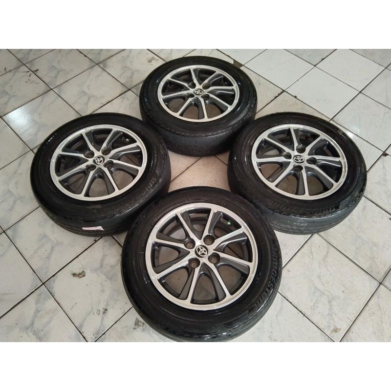 velg mobil bekas oem Toyota Calya Ring 14 h4x100 + Ban BS 175 65 r14