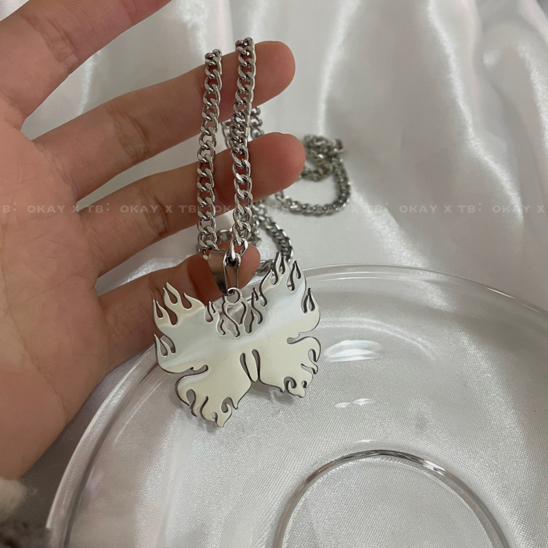 Kalung Rantai Desain Kupu-Kupu Bahan Stainless Steel