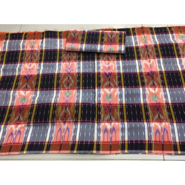 Kain Sarung Tenun Sutra Samarinda