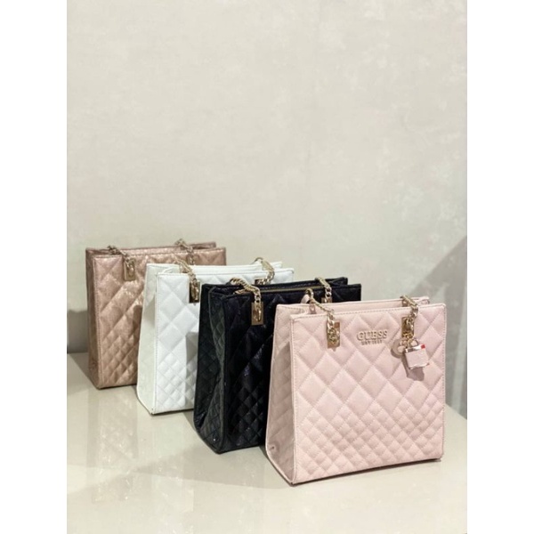 GB464 Tas Tote Guess Quilted Chain Hobo Tote Bag