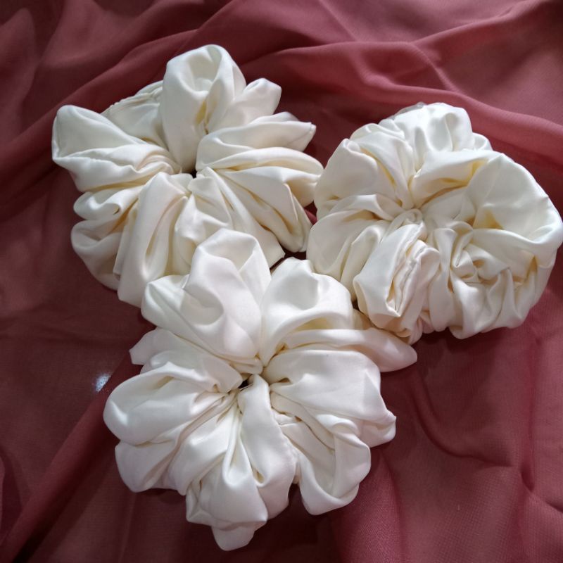 Scrunchie Ikat Rambut Satin Glossy