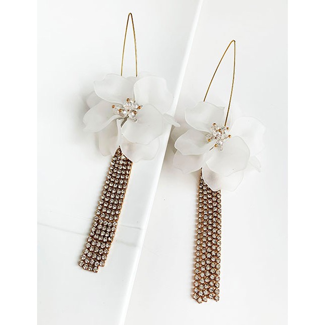 LRC Anting Tusuk Fashion White Alloy Resin Flower-studded Tassel Earrings F80702