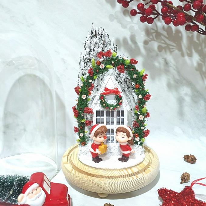 

MAXI CHRISTMAS FLOWER GLASS DOME GIFT DGFXG6563