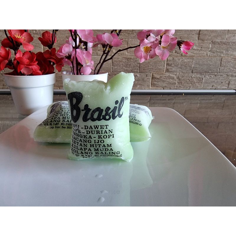 

Es Brasil Kotak Ekonomis Rasa KELAPA MUDA, Enak, Halal dan Tanpa Pemanis Buatan
