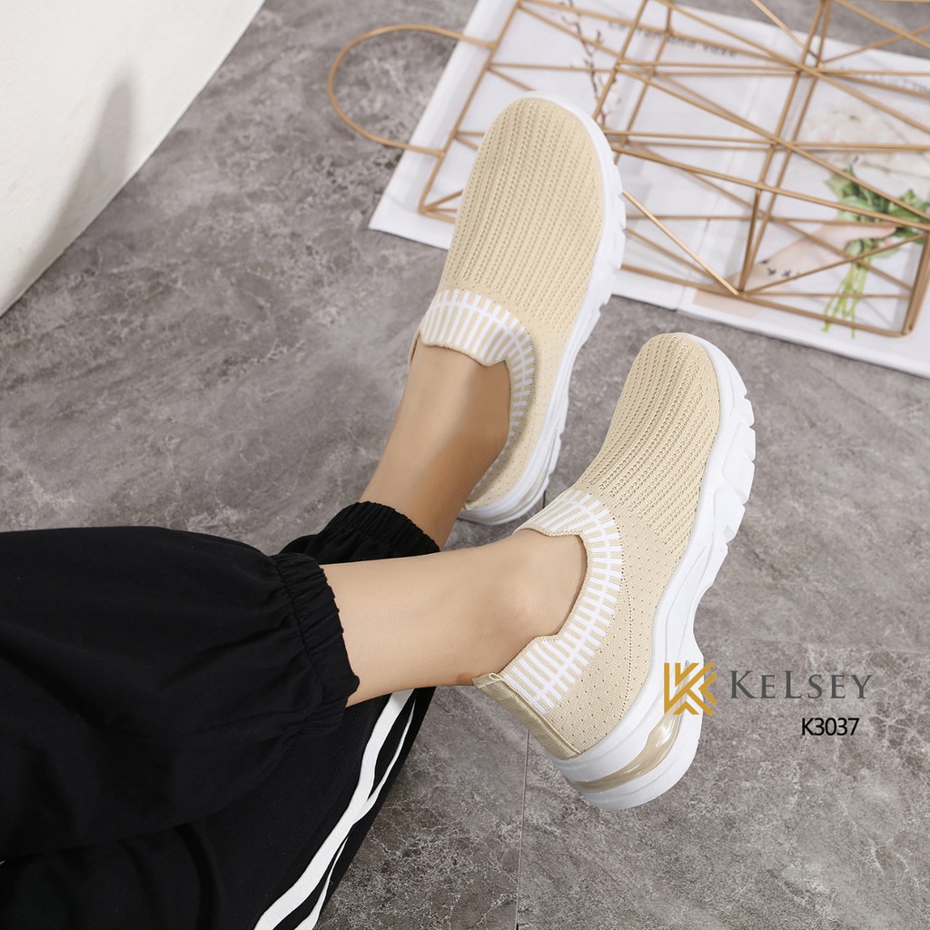 (GRATIS ALAS KAKI) Kelsey Sepatu FlyKnit Wanita / Sepatu Wanita  K3037