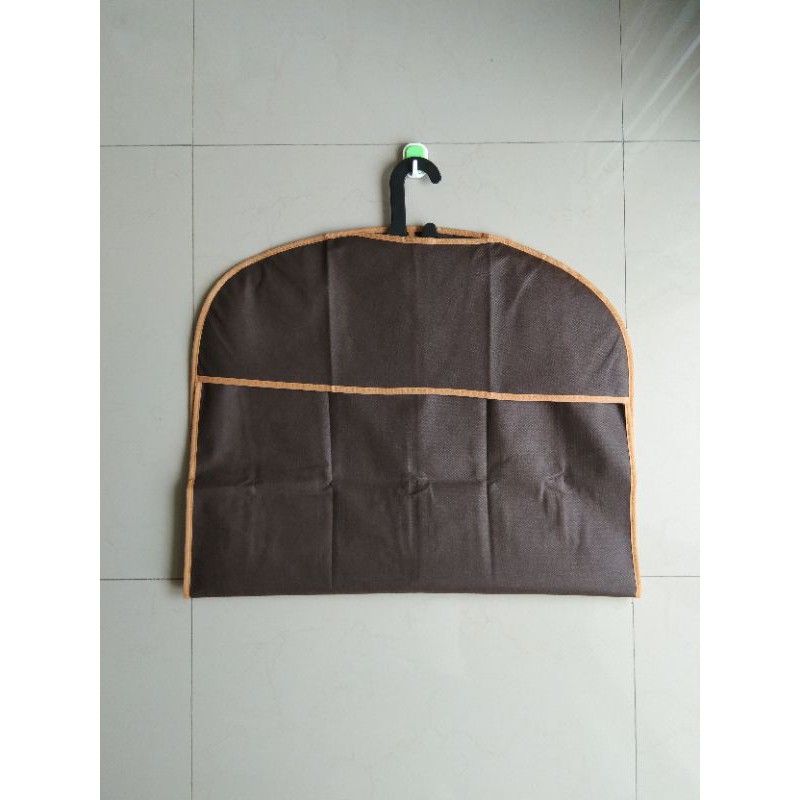 Cover jas / sarung jas / cover gantungan baju jas / pelindung jas warna Dark Brown (Bahan Tebal)