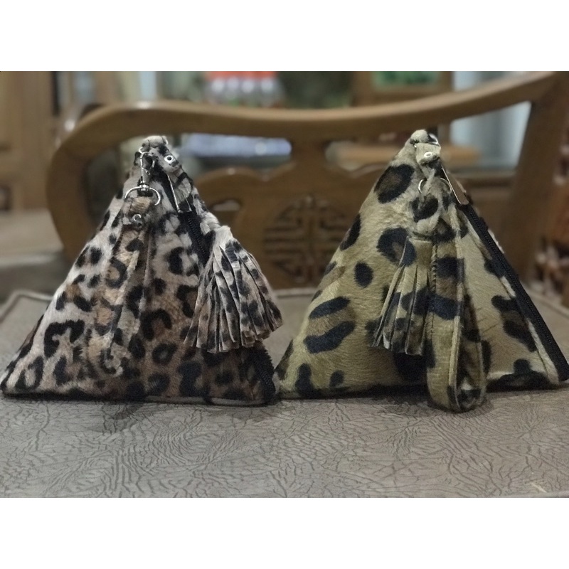 tas pesta segitiga macan leopard bulu