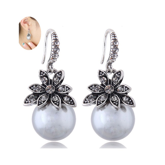 LRC Anting Gantung Fashion Flower Pearl Earrings A5801X