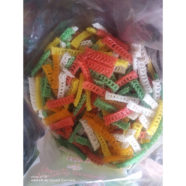 

Kerupuk kepang warna warni 250g