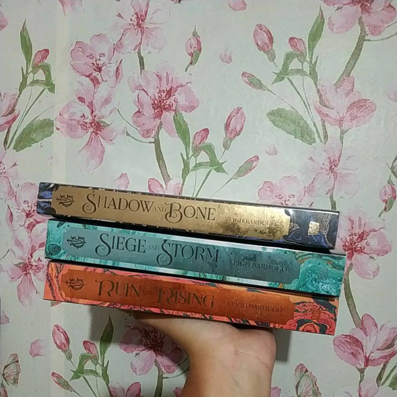 (booked) preloved shadow and bone trilogy