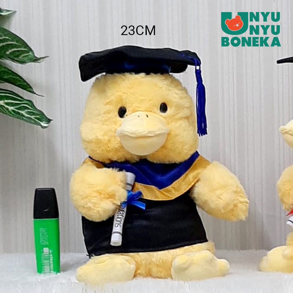 boneka toga wisuda bebek duck animal graduation souvenir bahan lembut