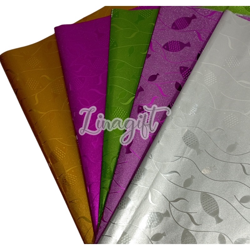 ( 3 Lembar ) PLASTIC METALLIC GLITTER - FISH - KERTAS KADO PLASTIK GLITER EXCLUSIVE EMBOS BICOLOR BIRU TEXTURE PLASTIC METALIC EKSCLUSIF BLUE DOUBLE COLOR SIDED 2 SISI WARNA
