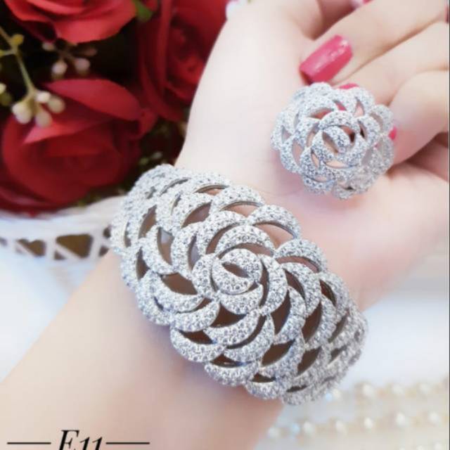 perhiasan set semi berlian