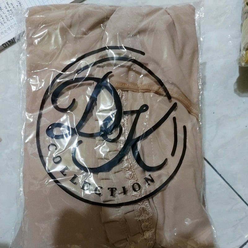 HIJAB INSTAND KCB LIPIT RENDA DALIYA TERMURAH  HIJAB INSTAND KHIMAR TERMURAH-Crem