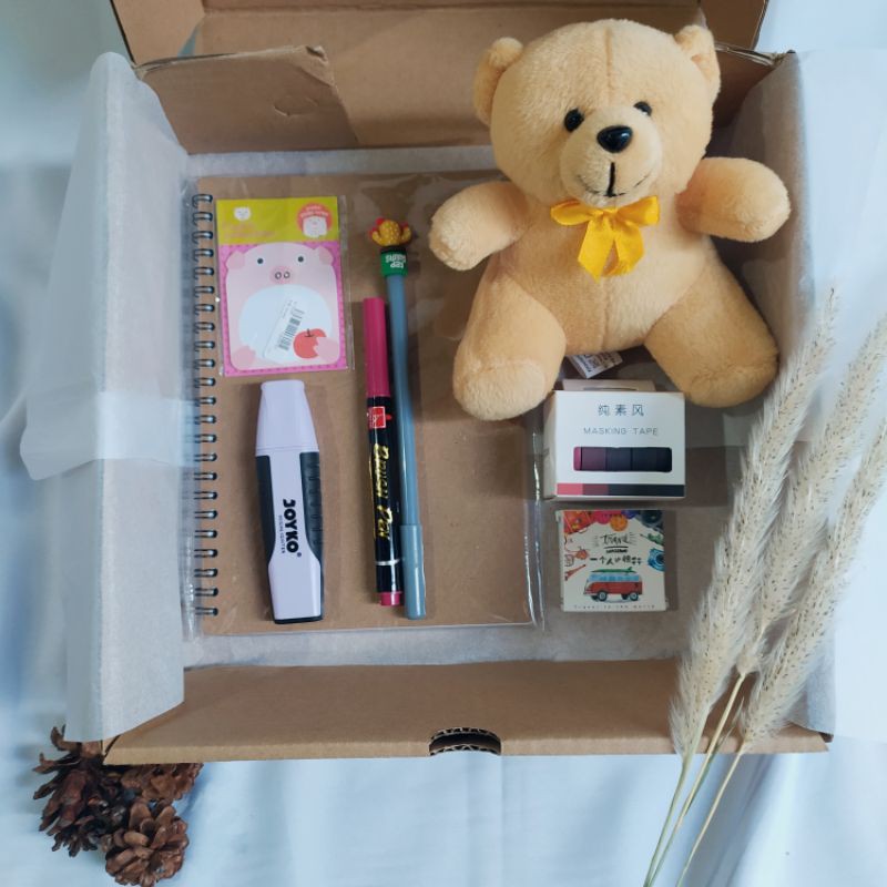 

CREATIVE BOX/HAMPERS/WEDDING GIFT/BIRTHDAY GIFT/GRADUATION GIFT/FAREWELL GIFT/JOURNAL KIT