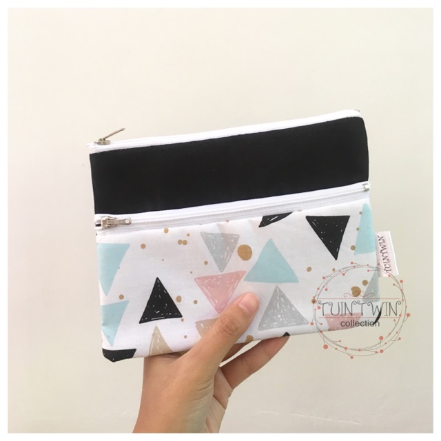 

Pencilcase Saku pouch zipper black Triangle Tempat Pensil Saku Resleting