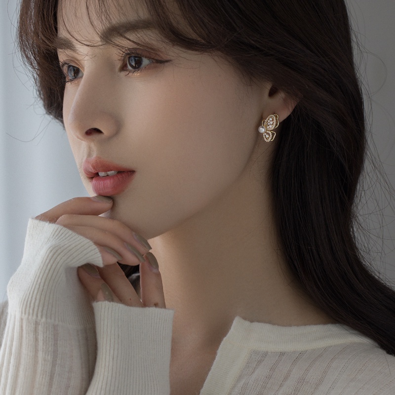 Anting Kupu-Kupu Mutiara Berlian Berkilau Tiga Dimensi Aksesoris fashion Korea Wanita