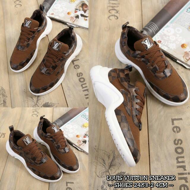 LOUIS VUITTON SNEAKER SHOES 2483-2