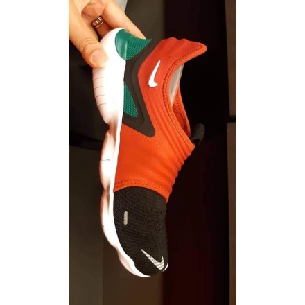 NIKE FLYKNIT RN PRELOVED