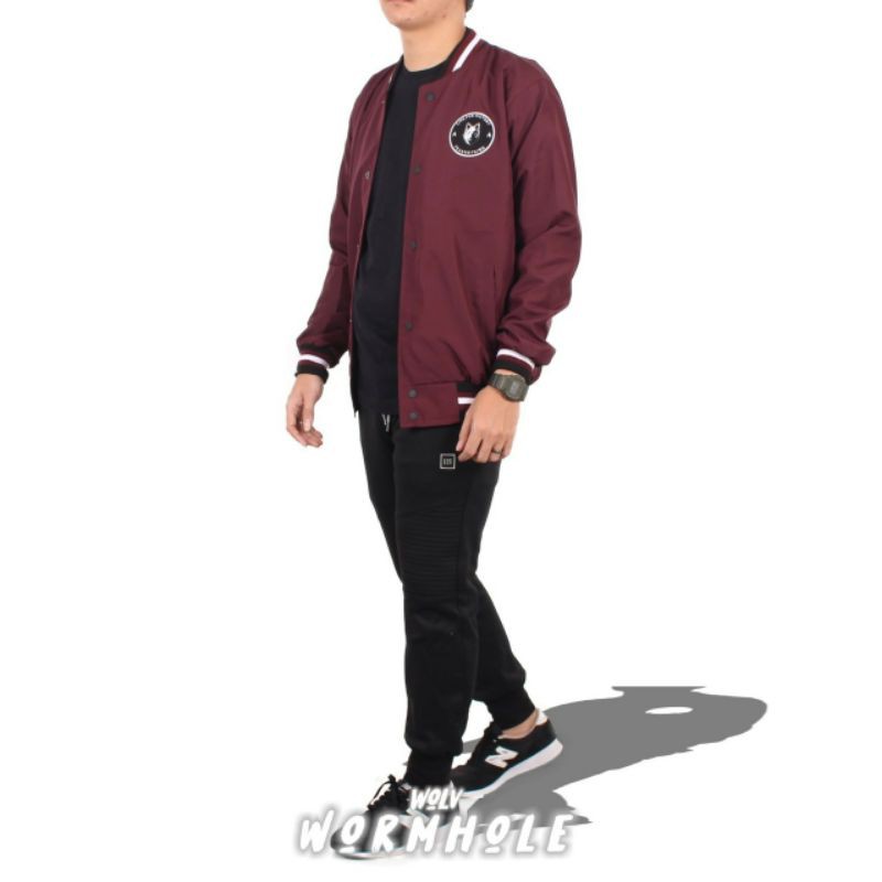 Jaket baseball original wolv bahan taslan anti air pria wanita