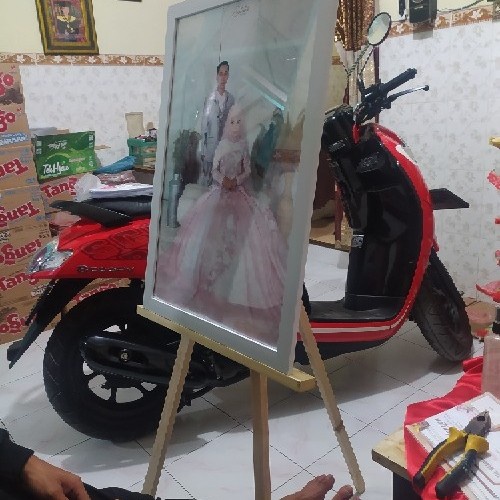 

(BISA COD) standing kayu/tripod/kaki penyangga welcome sign papan tulis dl - natural kayu