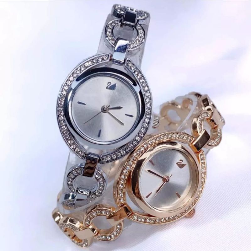 (Bayar DiTempat√)Jam Tangan Wanita Fashion Sworovsk oval Strap Rantai(Dikirim Dari Jakarta)