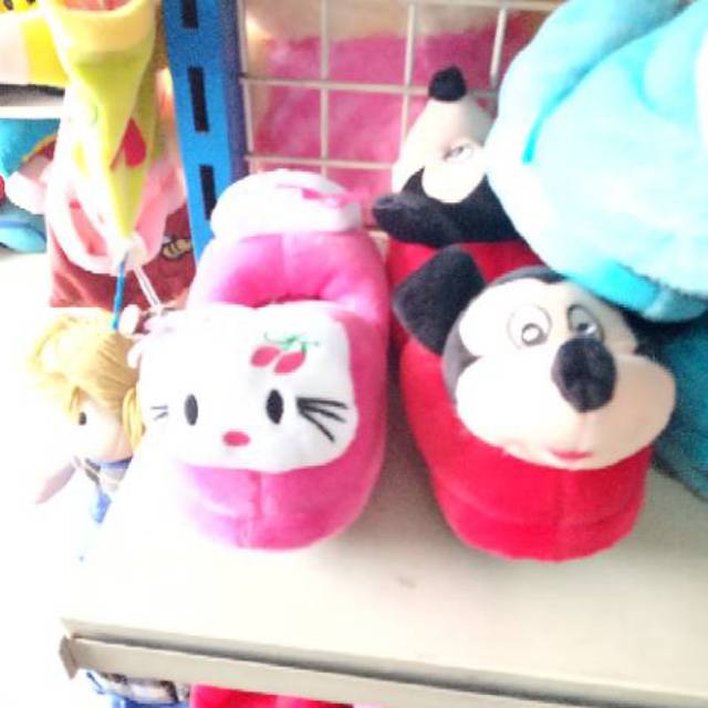 Sandal boneka karakter anak