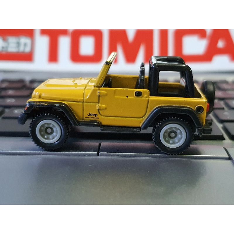 Tomica Jeep Wrangler (18)