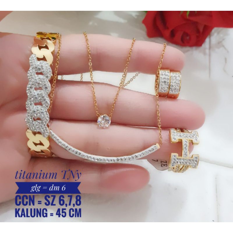 aksesoris titanium