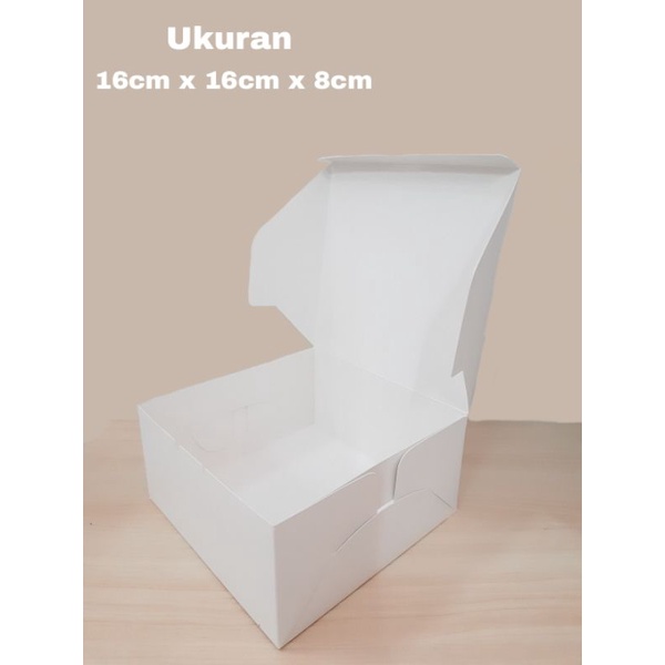 

Dus Kue /kotak kue 16x16x8 warna putih laminasi doff