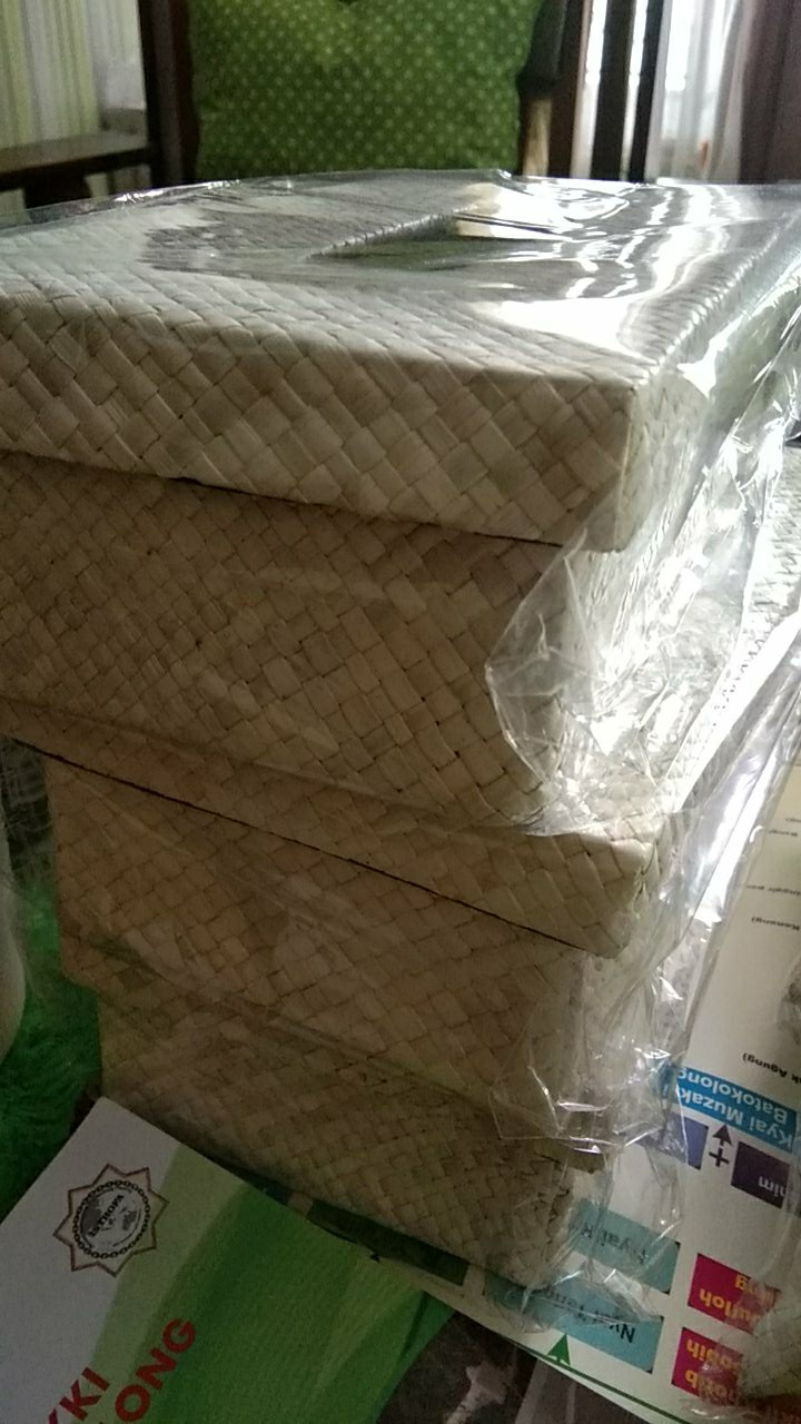 Kotaktisue Anyaman Pandan// Media Decoupage